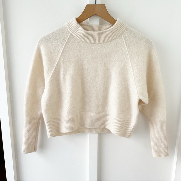 Babaton Sweaters - ARITZIA BABATON cream luxe cashmere crew sweater